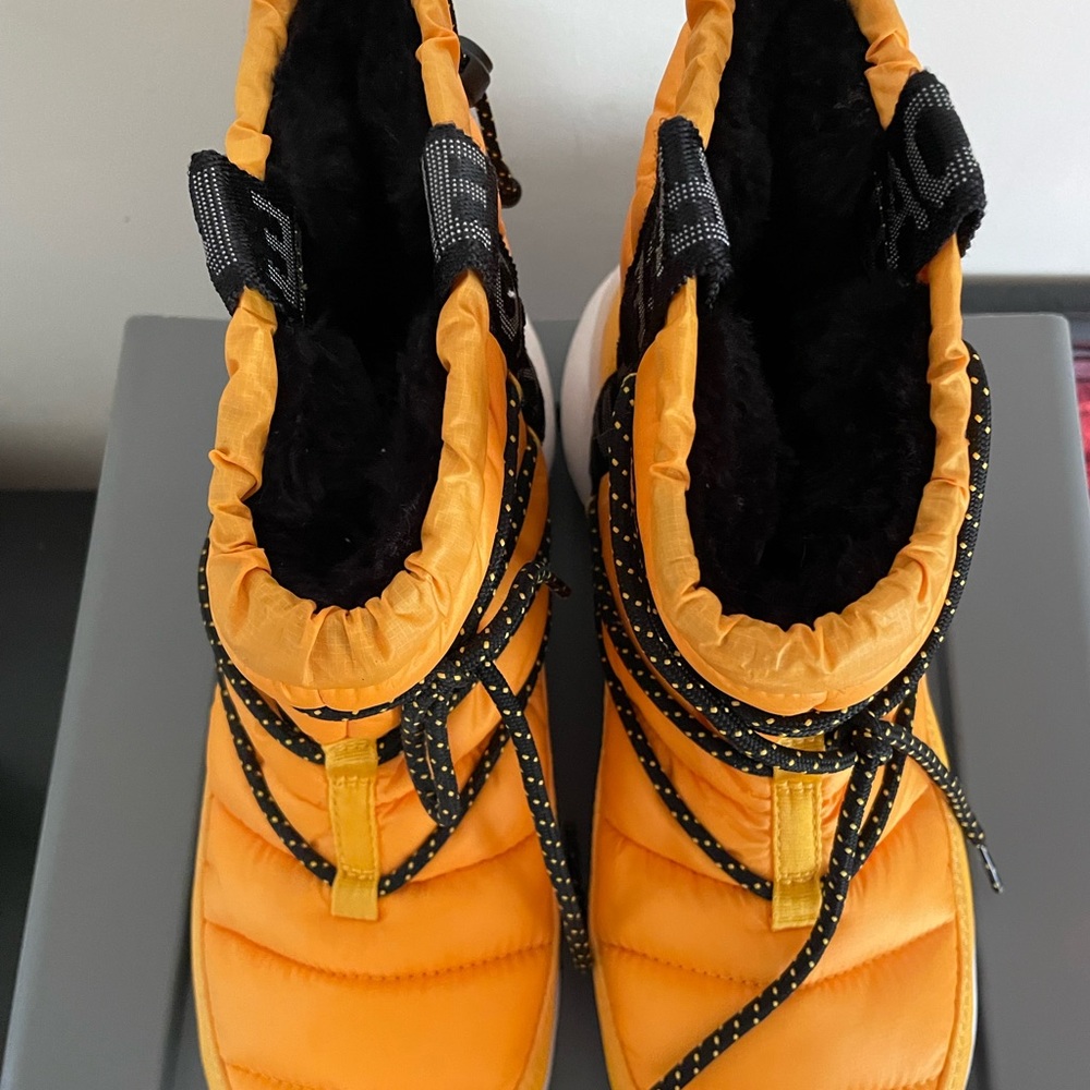 Yellow/golden snow boots